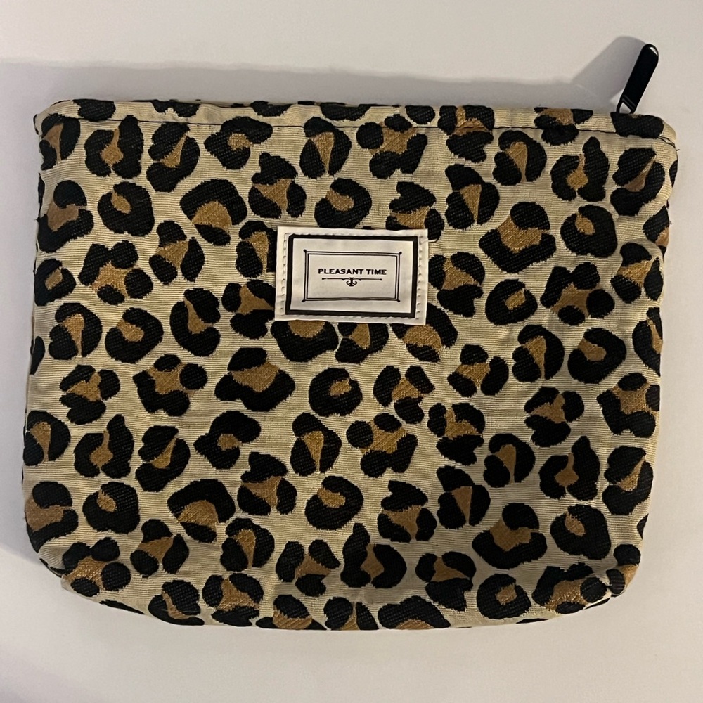 Leopard Print Zippered Makeup Bag New Without Tags